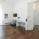 Pley Boutique Pensión Cagliari